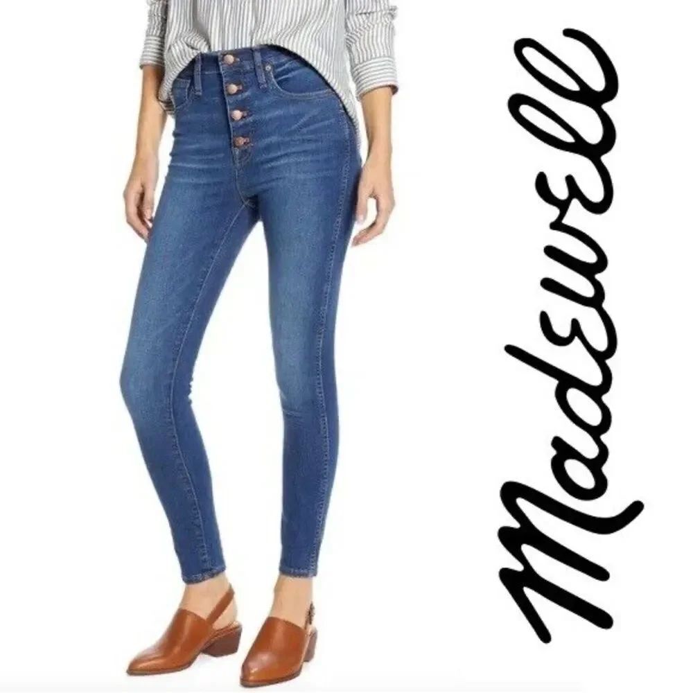 Madewell 10” High-Rise Button-Front Skinny Jeans in Daventry Wash